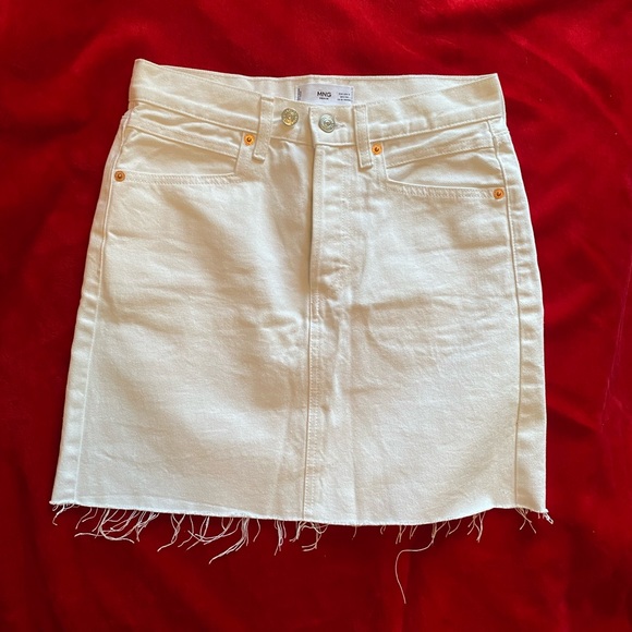 White denim mini skirt - Picture 3 of 4